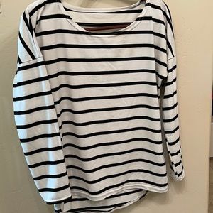 Striped 3/4 length sleeves top.